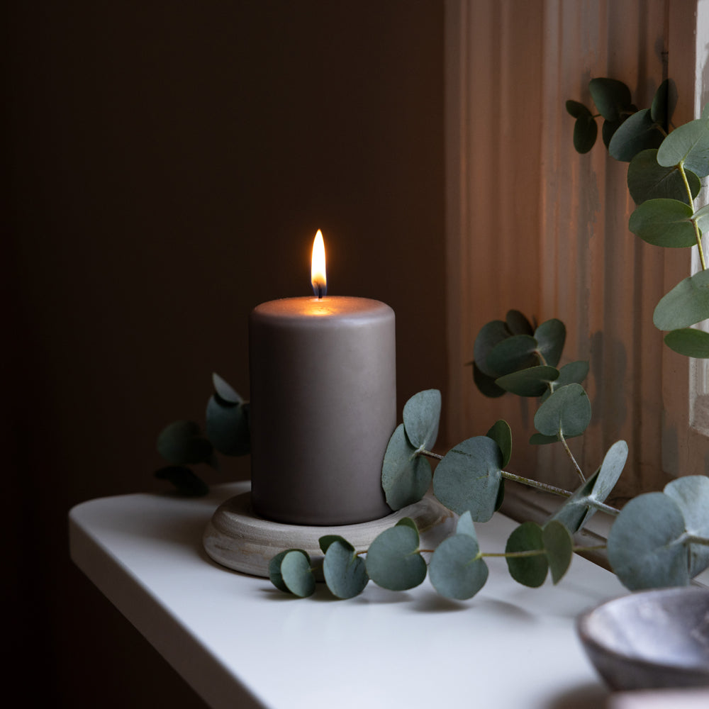 Blockkerze Nougat I Ø 68 x H100 mm – 100 % Stearin