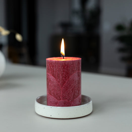 Shea-Blockljus Rot I Ø 67 x H100 mm – nachhaltige Eleganz