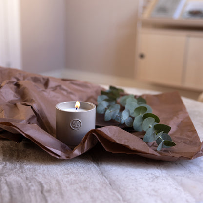Duftkerze „Svea“ mit Eukalyptus & Sandelholz