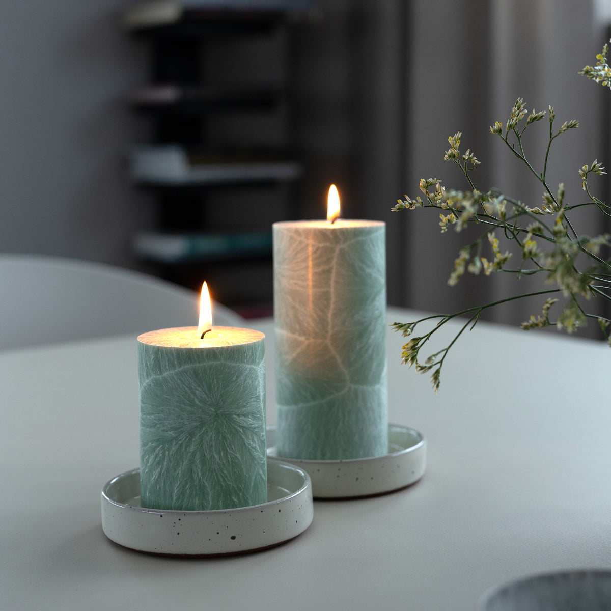 Shea Blockkerze Schilf I Ø 67 x H150 mm – nachhaltige Eleganz