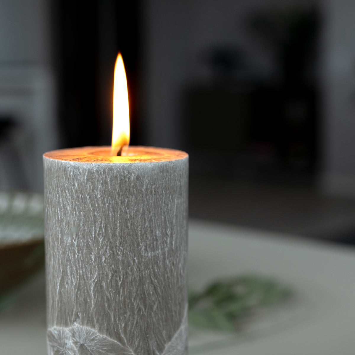 Shea-Blockljus Nougat I Ø 67 x H150 mm – nachhaltige Eleganz