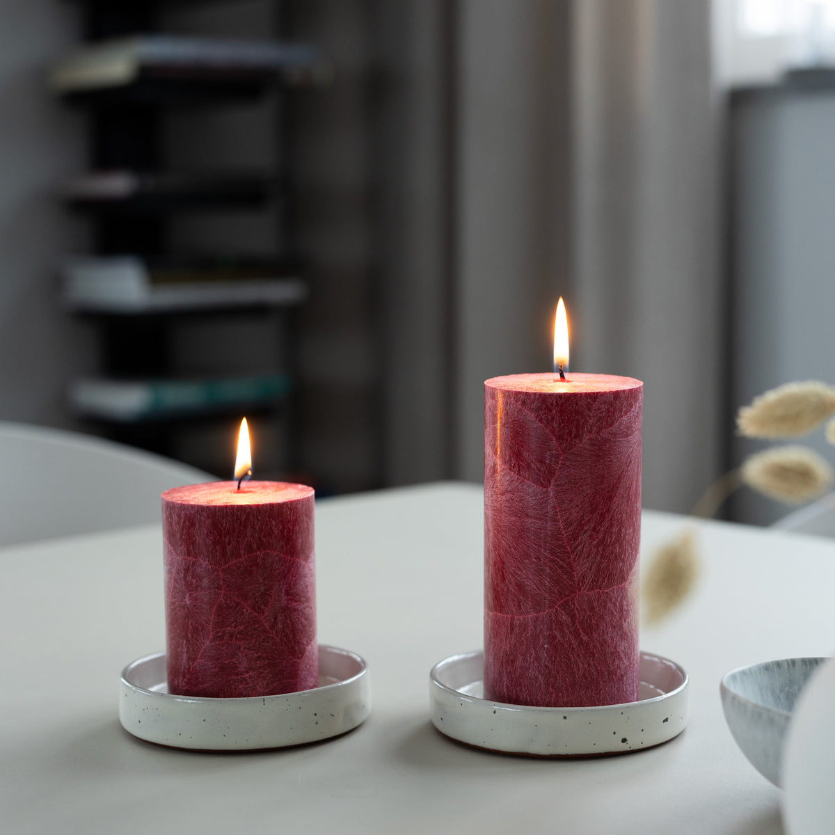 Shea-Blockljus Rot I Ø 67 x H150 mm – nachhaltige Eleganz