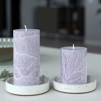 Shea-Blockljus Malve I  Ø 67 x H150 mm – nachhaltige Eleganz
