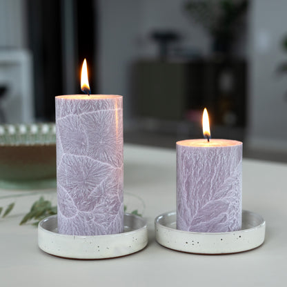 Shea-Blockljus Malve I  Ø 67 x H150 mm – nachhaltige Eleganz